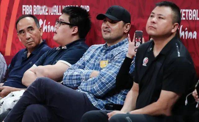 篮球谁拿的冠军最多_篮球运动员冠军_中国篮球拿冠军的球员是谁