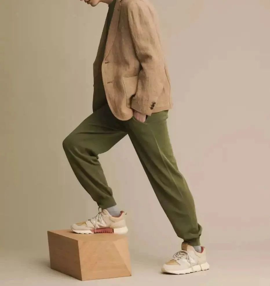 健身房女王运动套装_时尚女王健身房_女王健身工作室