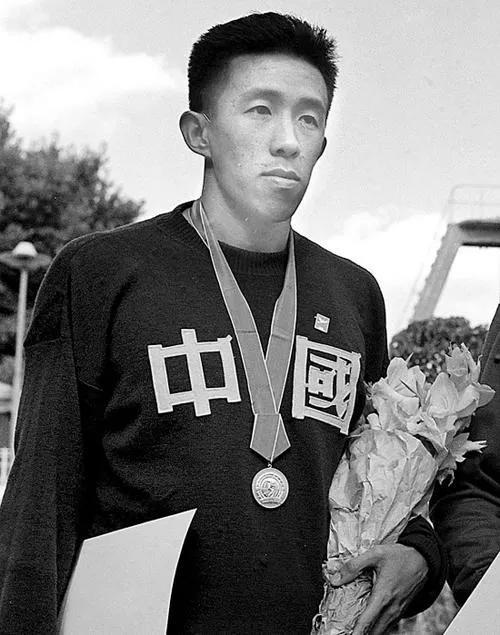游泳冠军游泳视频_游泳冠军yong_游泳冠军的游法有哪些