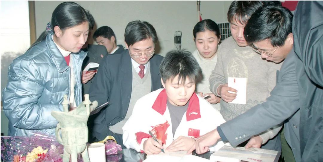 16年69公斤举重冠军_举重冠军年龄_举重冠军年龄最少是多少岁